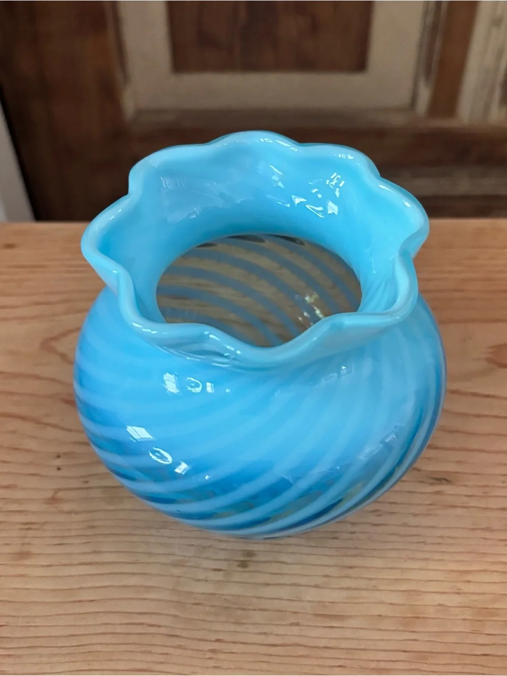 Vintage Fenton Opalescent Blue & Whitw Swirl Vase-Rippled Top-4.5”